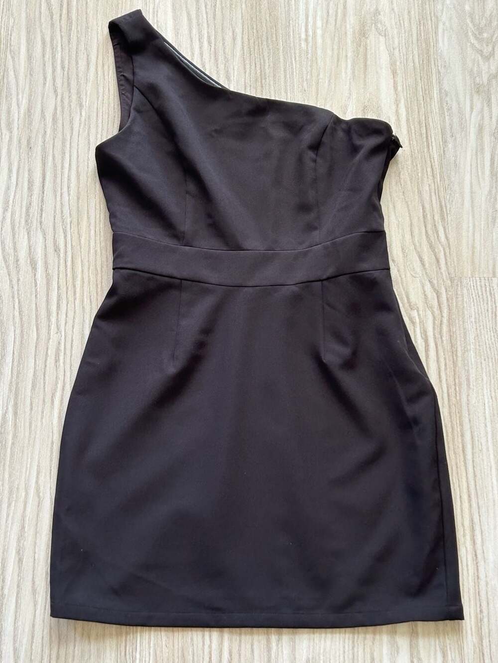 superdown One-Shoulder Mini Cocktail Dress in Black